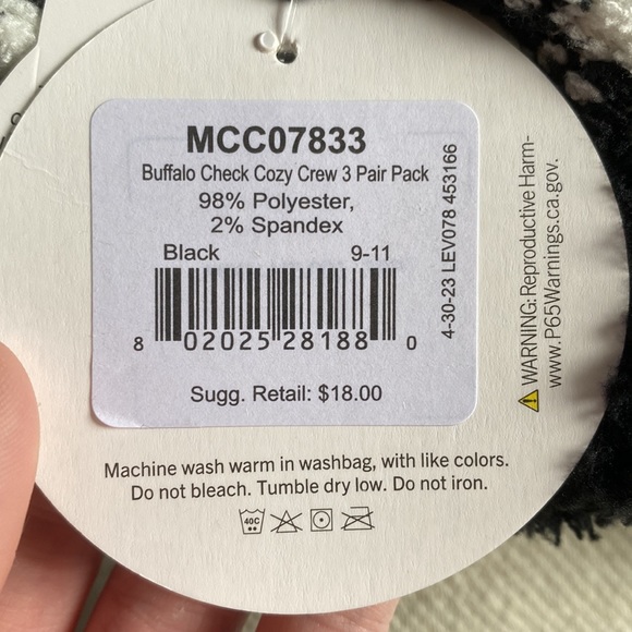 ☀️ NWT me moi fuzzy socks - Picture 5 of 6